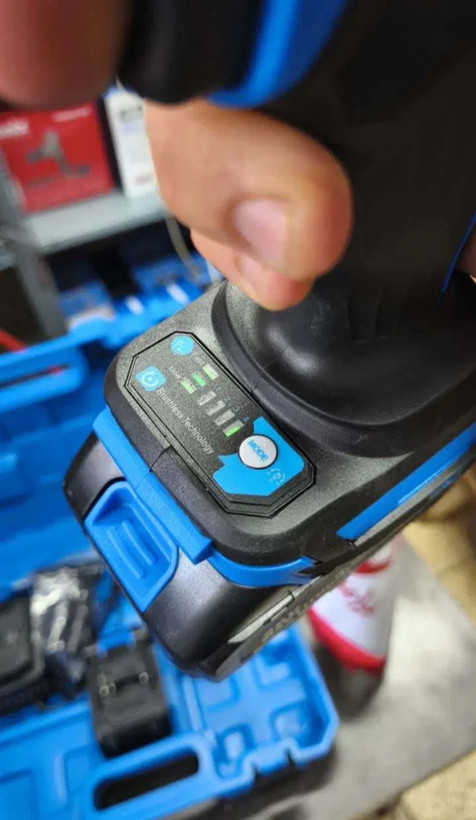 بکس شارژی ۵۰۰ نیوتن براشلس ویوارکس مدل VR2450-IW